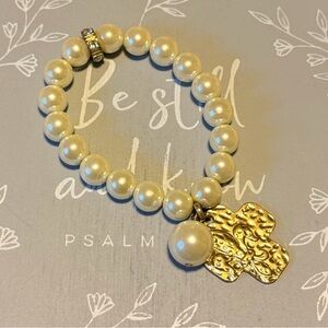 Faux Pearl Pendant Bracelet